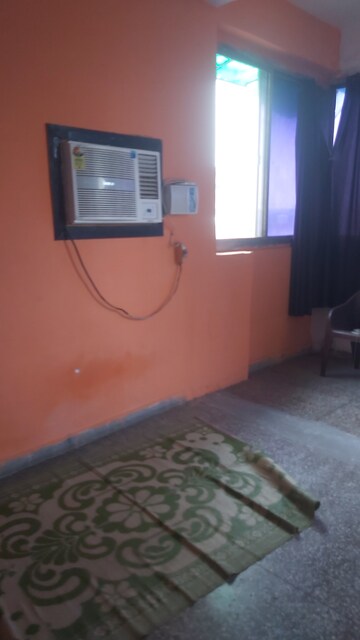 Parking in 1.5 BHK Apartment at Uma Cooperative Society, Mayur Vihar 1 – for Rent