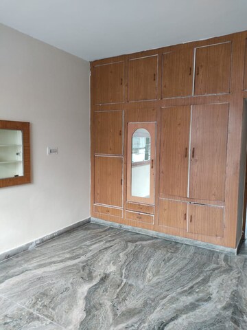 Room in 2 BHK Builder Floor at Urban Estate Phase ii – for Rent