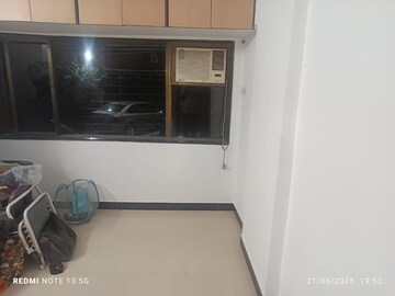  1.5 BHK Apartment at Andheri East – for Rent