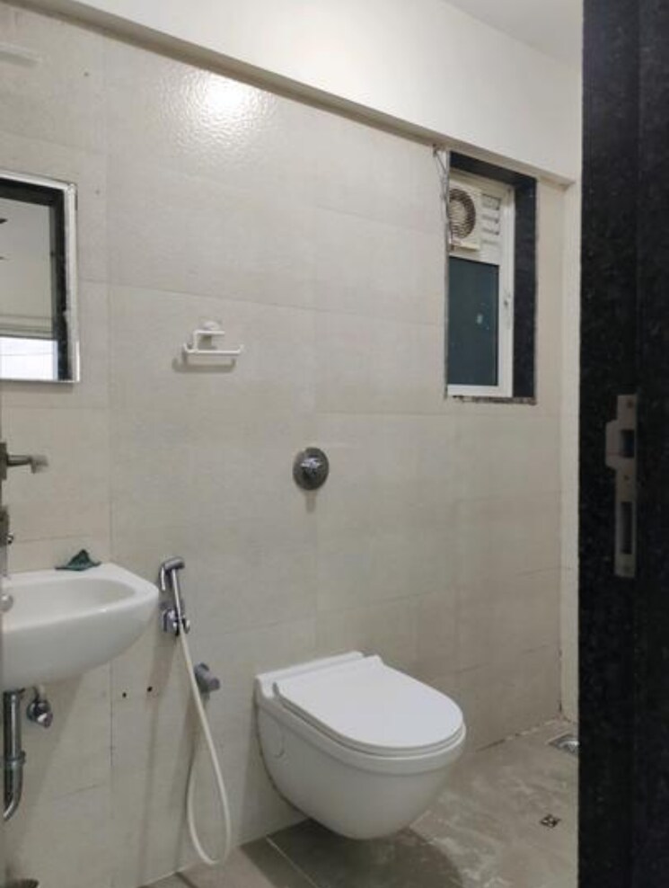 Bathroom, abrol-signature 2 Bedroom 1050 Sq.Ft. Apartment In Malad West Mumbai 8849683