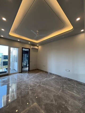 Room in 4 BHK Apartment at Neeti Bagh – for Rent