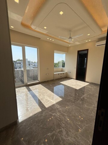 Room in 4 BHK Apartment at Neeti Bagh – for Rent