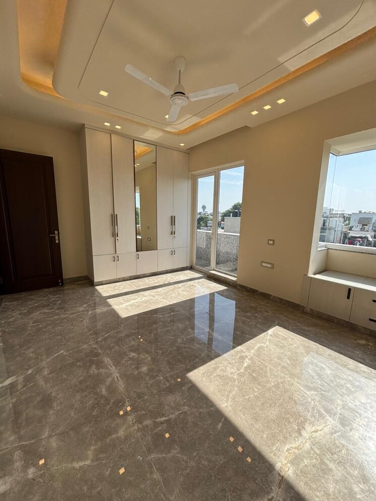 Room, neeti bagh 4 Bedroom 4500 Sq.Ft. Apartment In Neeti Bagh Delhi 8849672