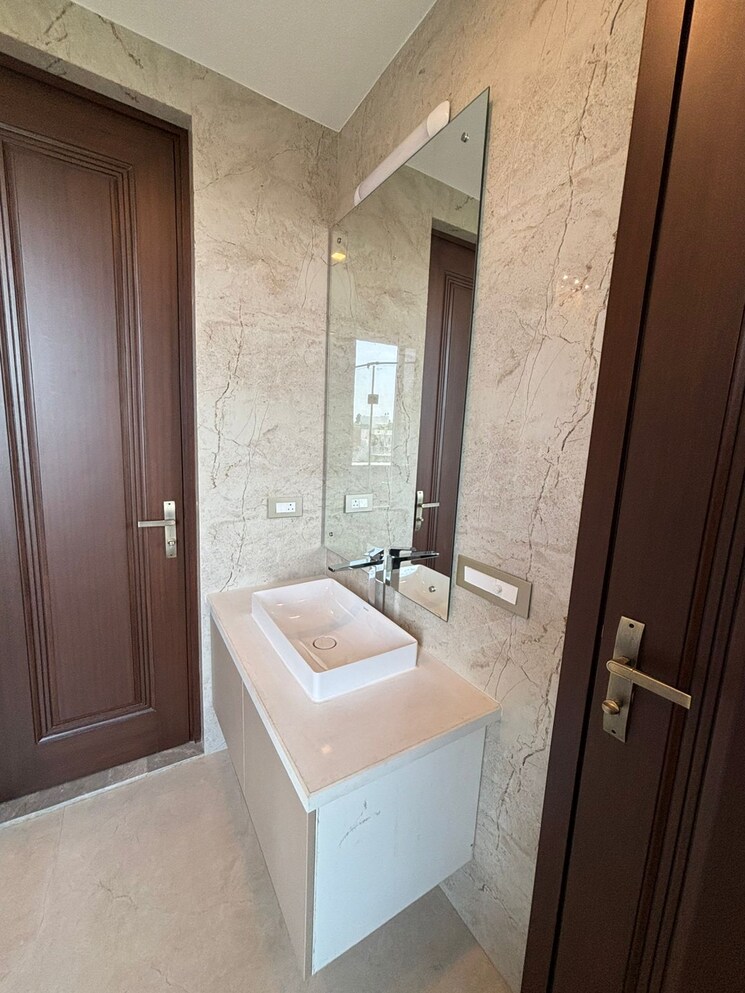Bathroom, neeti bagh 4 Bedroom 4500 Sq.Ft. Apartment In Neeti Bagh Delhi 8849672