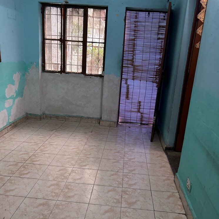 Room, rwa-jalvayu-vihar-noida 2 Bedroom 800 Sq.Ft. Apartment In Sector 25 Noida 8849711