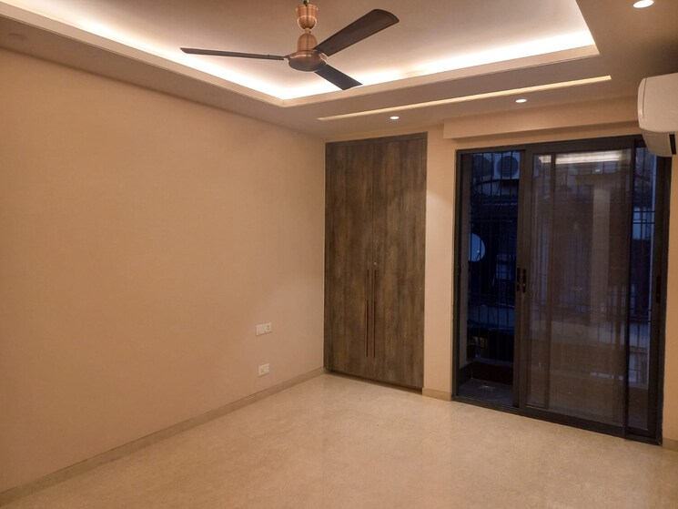 Room, greater kailash ii 3 Bedroom 2000 Sq.Ft. Apartment In Greater Kailash ii Delhi 8849701