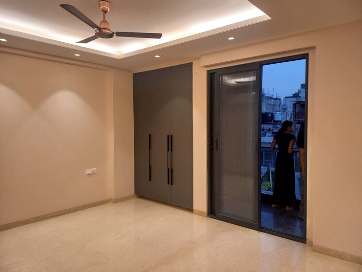 Room, greater kailash ii 3 Bedroom 2000 Sq.Ft. Apartment In Greater Kailash ii Delhi 8849701