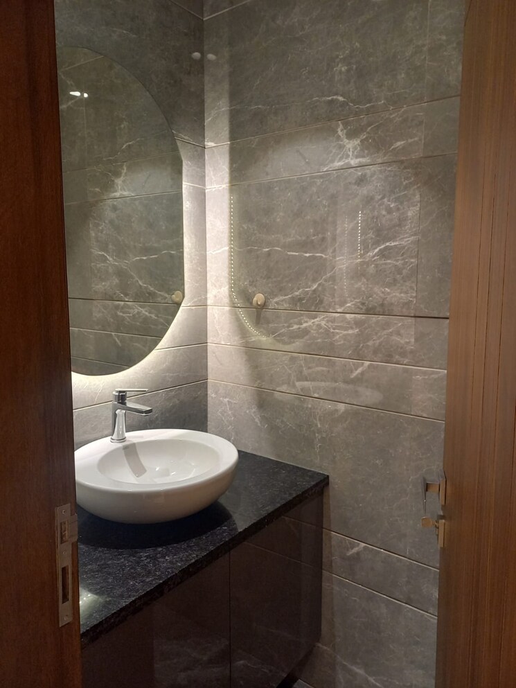 Bathroom, greater kailash ii 3 Bedroom 2000 Sq.Ft. Apartment In Greater Kailash ii Delhi 8849701