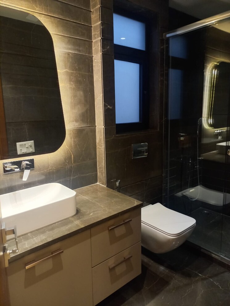 Bathroom, greater kailash ii 3 Bedroom 2000 Sq.Ft. Apartment In Greater Kailash ii Delhi 8849701