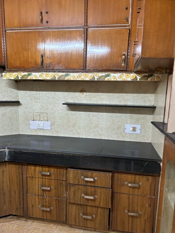 Kitchen in 3.5 BHK Apartment at Rwa Jalvayu Vihar Noida, Sector 25 – for Rent