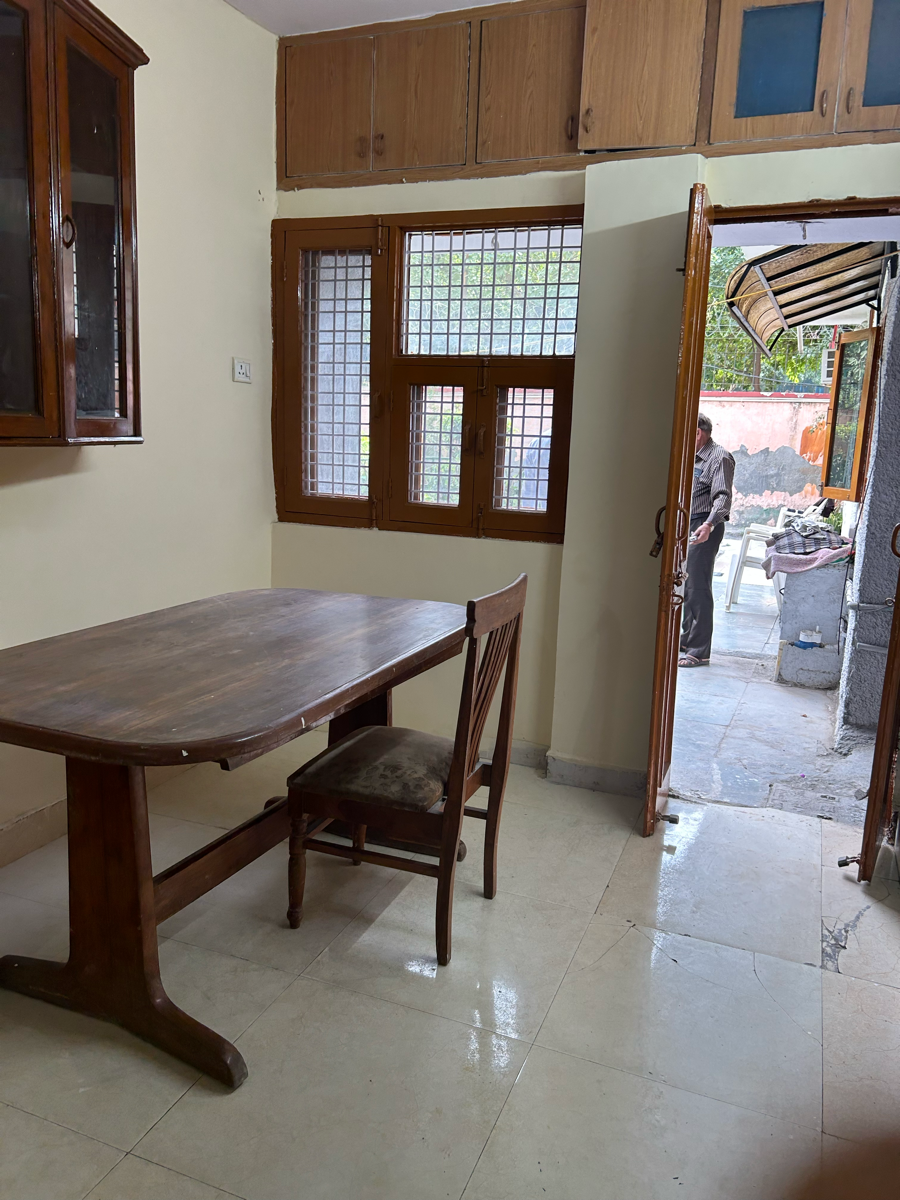 3.5 BHK + Servant Room 1800 Sq.Ft. Apartment in Rwa Jalvayu Vihar Noida