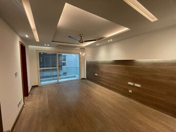Room in 3 BHK Builder Floor at Panchsheel Enclave – for Rent