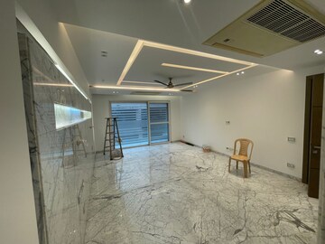 Room in 3 BHK Builder Floor at Panchsheel Enclave – for Rent