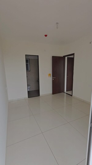 Room in 2 BHK Apartment at Yashwin Orizzonte, Kharadi – for Sale