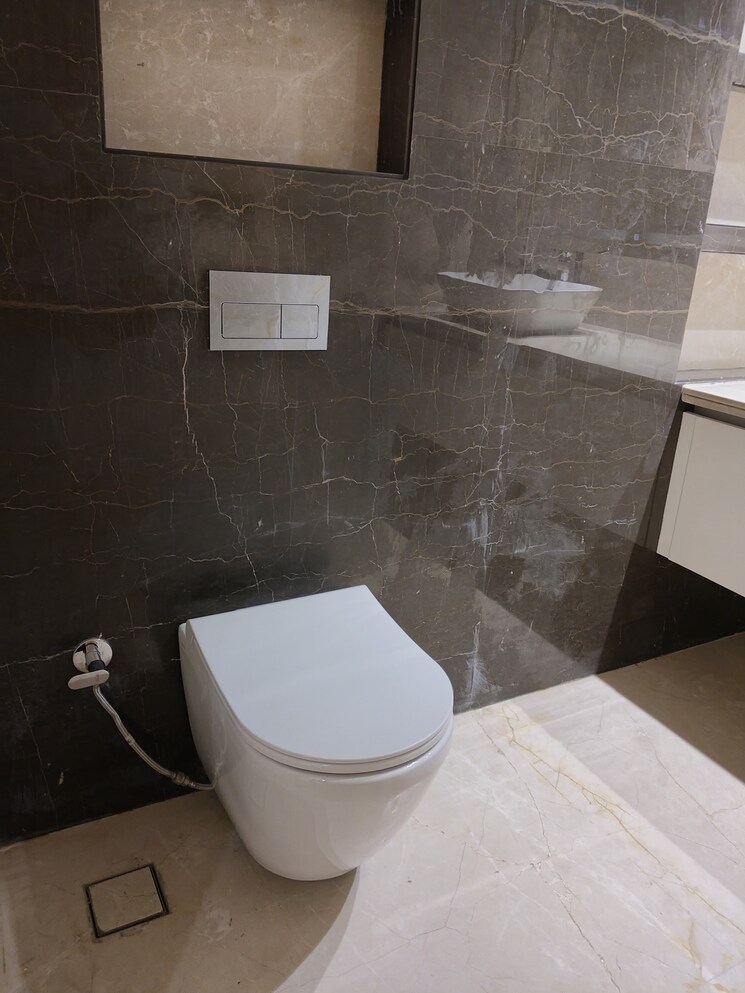 Bathroom, greater kailash ii 4 Bedroom 9000 Sq.Ft. Independent House In Greater Kailash ii Delhi 8849733
