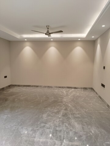 Room in 4 BHK Independent House at Greater Kailash ii – for Sale
