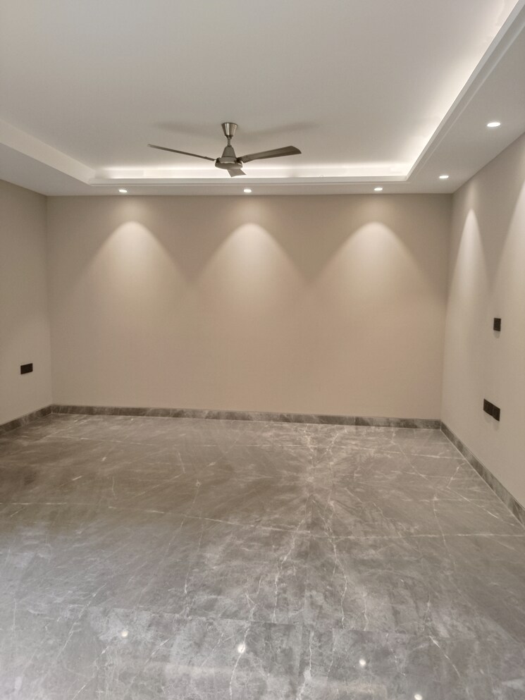 Room, greater kailash ii 4 Bedroom 9000 Sq.Ft. Independent House In Greater Kailash ii Delhi 8849733