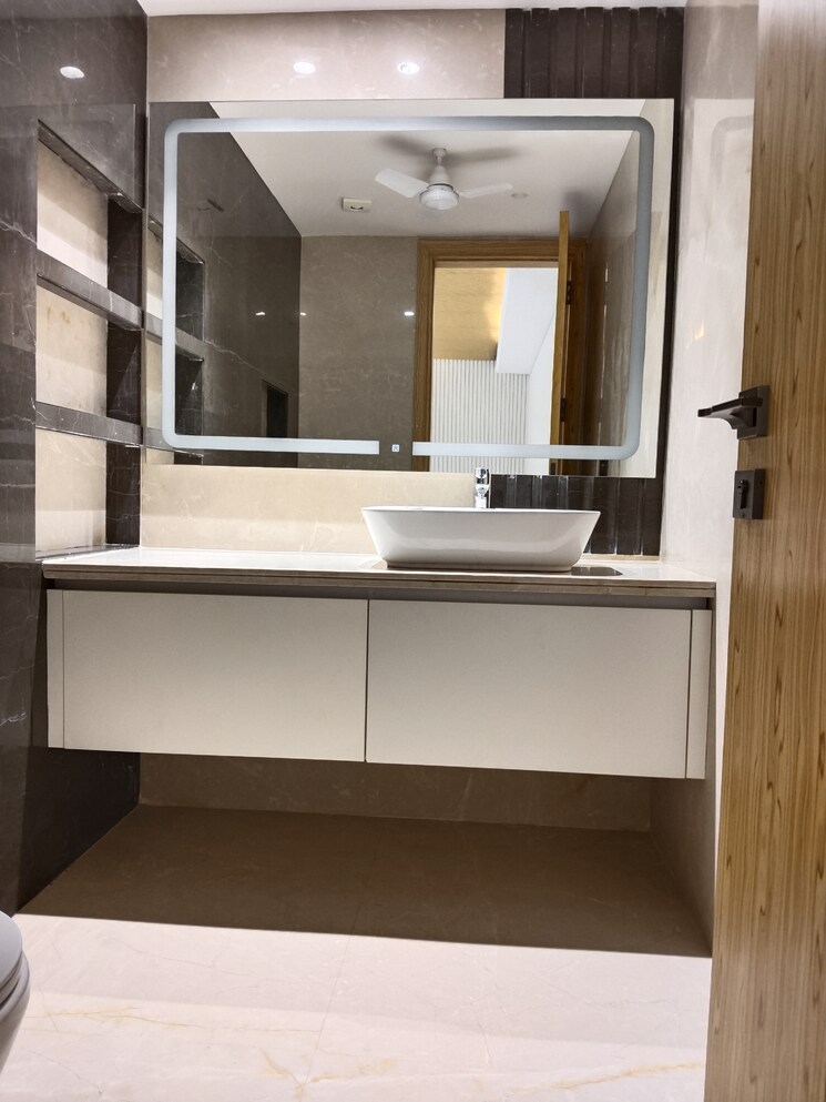 Attached Bathroom, greater kailash ii 4 Bedroom 9000 Sq.Ft. Independent House In Greater Kailash ii Delhi 8849733