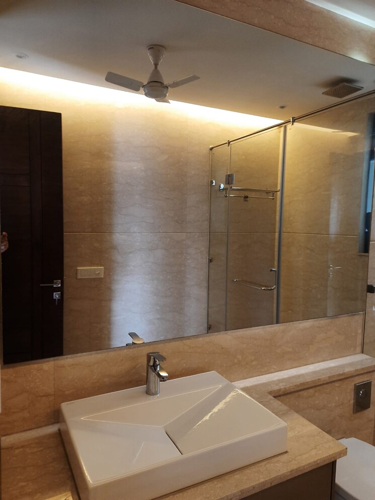 Bathroom, greater kailash i 4 Bedroom 4500 Sq.Ft. Apartment In Greater Kailash I Delhi 8849739