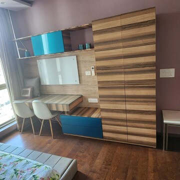 Furnished Amenities in 3 BHK Apartment at M3M Golf Estate, Sector 65 – for Rent