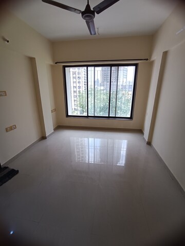 Master Bedroom in 2.5 BHK Apartment at Malad West – for Rent