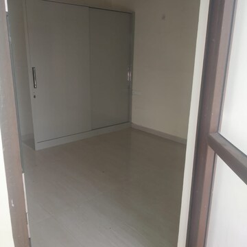 Room in 2 BHK Builder Floor at Ansal Plaza Sector-23, Carterpuri Village – for Rent