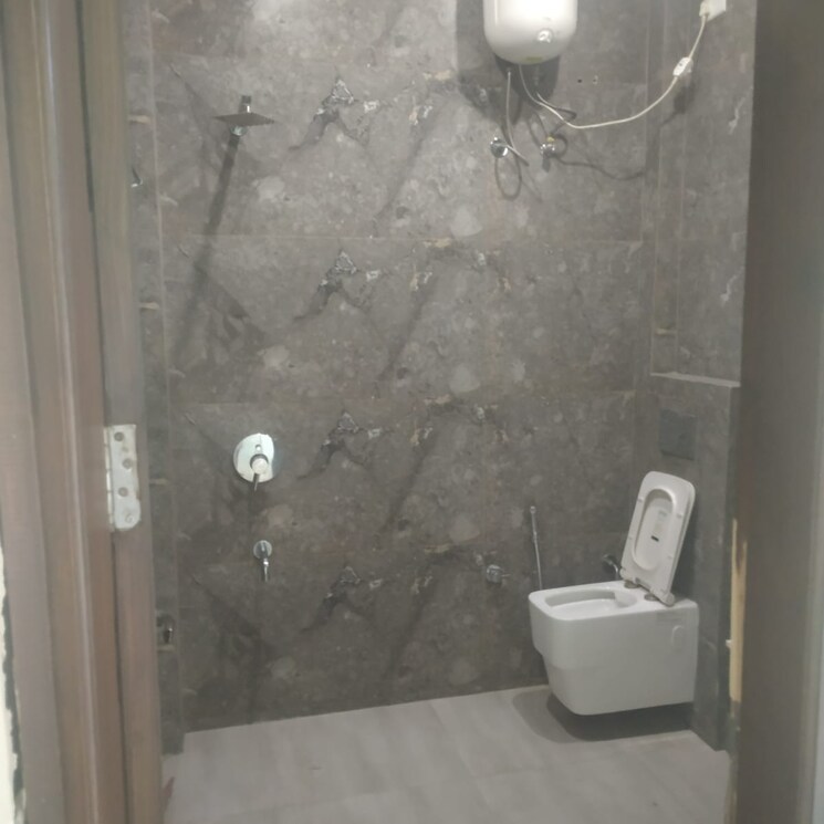 Bathroom, ansal-plaza-sector-23 2 Bedroom 161 Sq.Yd. Builder Floor In Carterpuri Village Gurgaon 8849773