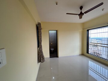 Bedroom in 2 BHK Apartment at Malad West – for Rent