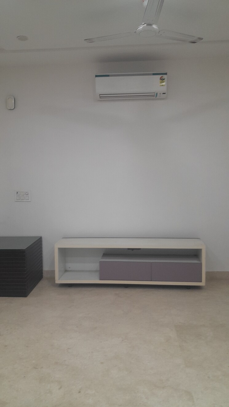 Room, unitech-south-city-ii 3 Bedroom 2100 Sq.Ft. Builder Floor In Sector 50 Gurgaon 8849805