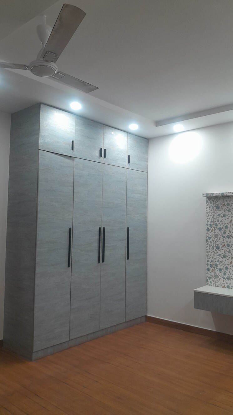 Bathroom, unitech-south-city-ii 3 Bedroom 2100 Sq.Ft. Builder Floor In Sector 50 Gurgaon 8849805