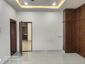 Room in 3 BHK Apartment at Legend Cyrus, Begumpet – for Rent