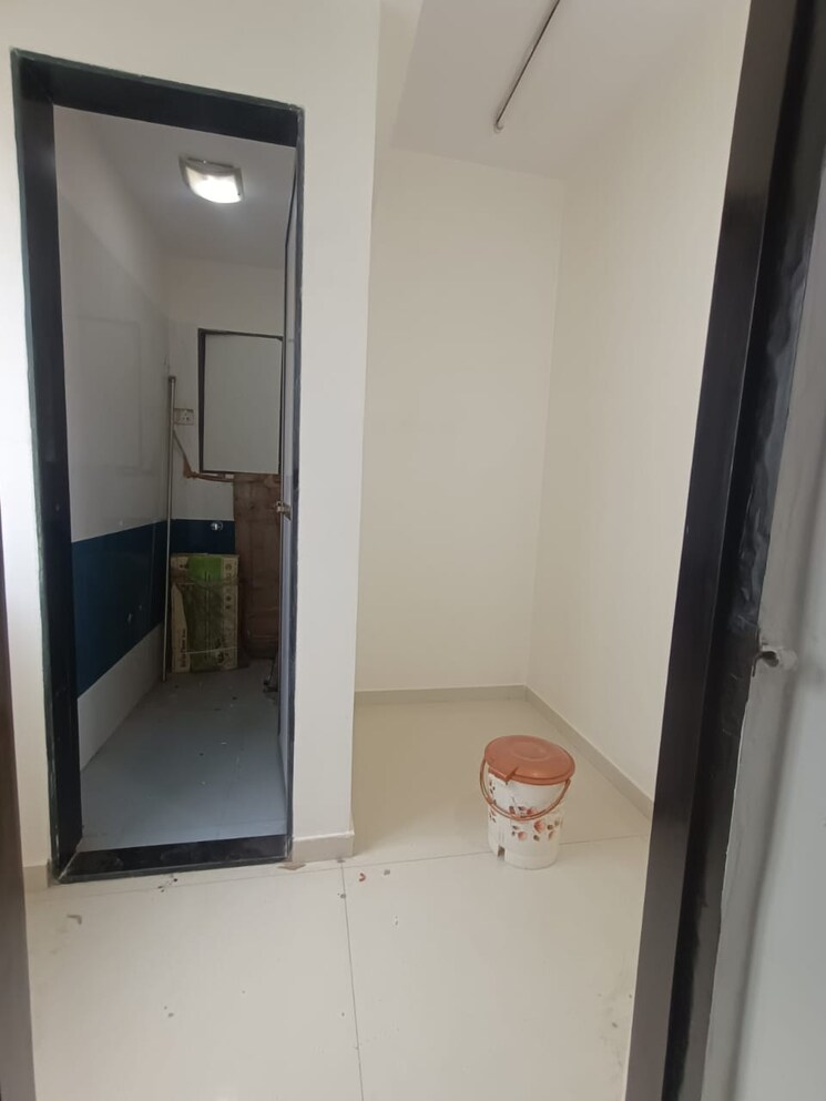 Bathroom, shree-mangesh 2 Bedroom 800 Sq.Ft. Apartment In Chembur Mumbai 8849833