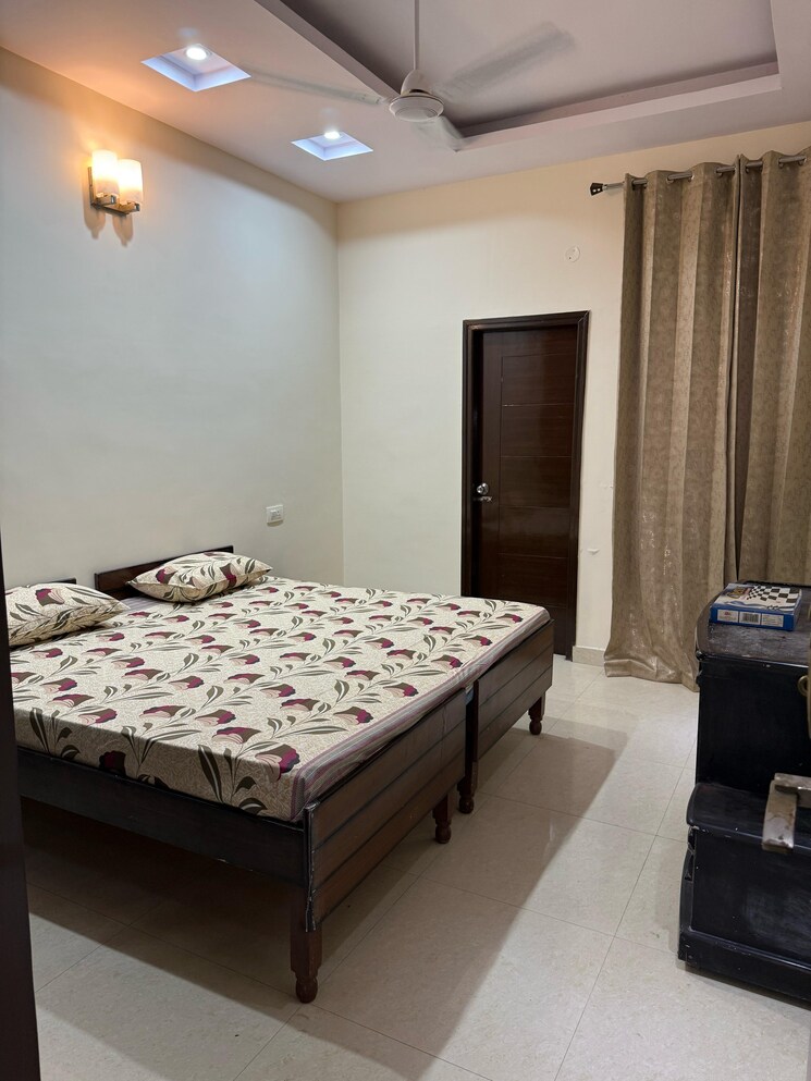 Bedroom, nk-savitry-enclave 3 Bedroom 1500 Sq.Ft. Apartment In Vip Road Zirakpur 8849843