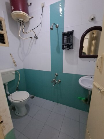 Master Bedroom in 2 BHK Builder Floor at Hsr Layout – for Rent