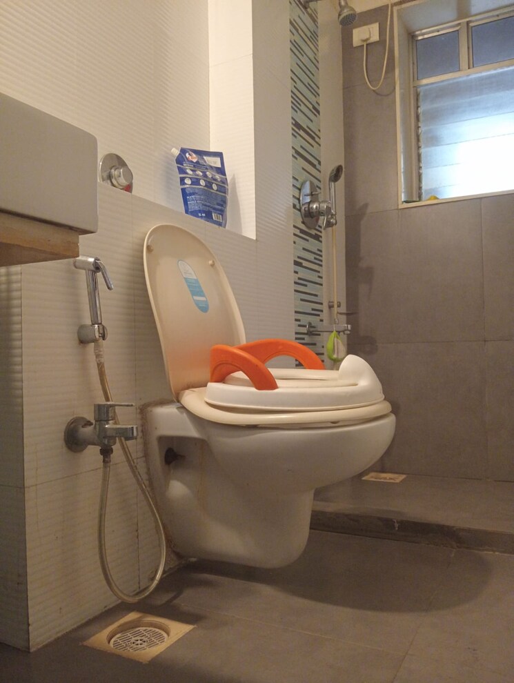 Bathroom, andheri west 2 Bedroom 1000 Sq.Ft. Apartment In Andheri West Mumbai 8849864