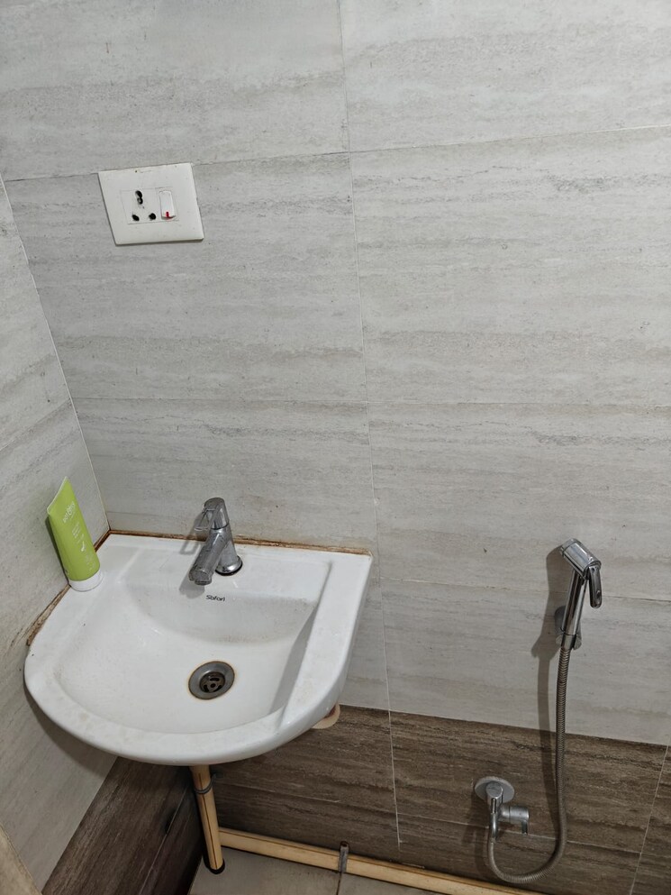 Bathroom, warje 1 Bedroom 600 Sq.Ft. Independent House In Warje Pune 8849869