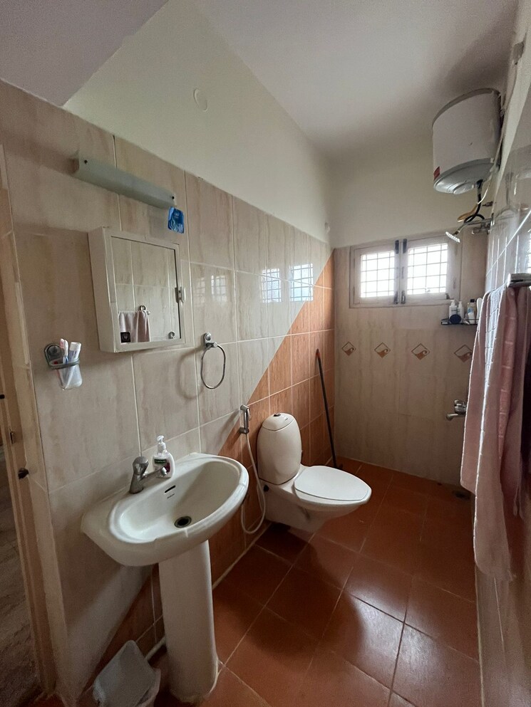 Bathroom, indiranagar 2 Bedroom 1100 Sq.Ft. Builder Floor In Indiranagar Bangalore 8849878