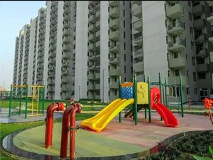 Swimming Pool in 2 BHK Apartment at Signature Global Solera 2, Sector 107 – for Sale