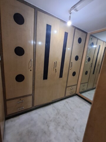 Room in 5 BHK Villa at Hsr Layout – for Rent