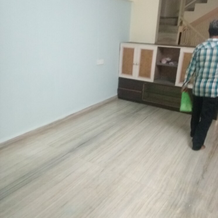 Room, goregaon west 2.5 Bedroom 950 Sq.Ft. Villa In Goregaon West Mumbai 8849929