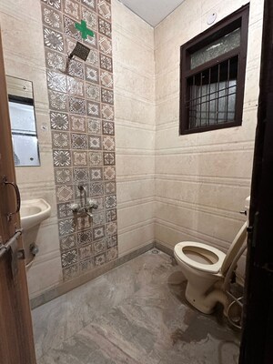 Bathroom in 4 BHK Villa at Hauz Khas – for Sale