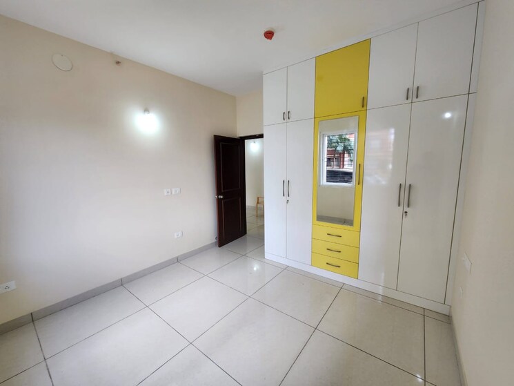 Room, prestige-lakeside-habitat 3 Bedroom 1655 Sq.Ft. Apartment In Varthur Bangalore 8849949