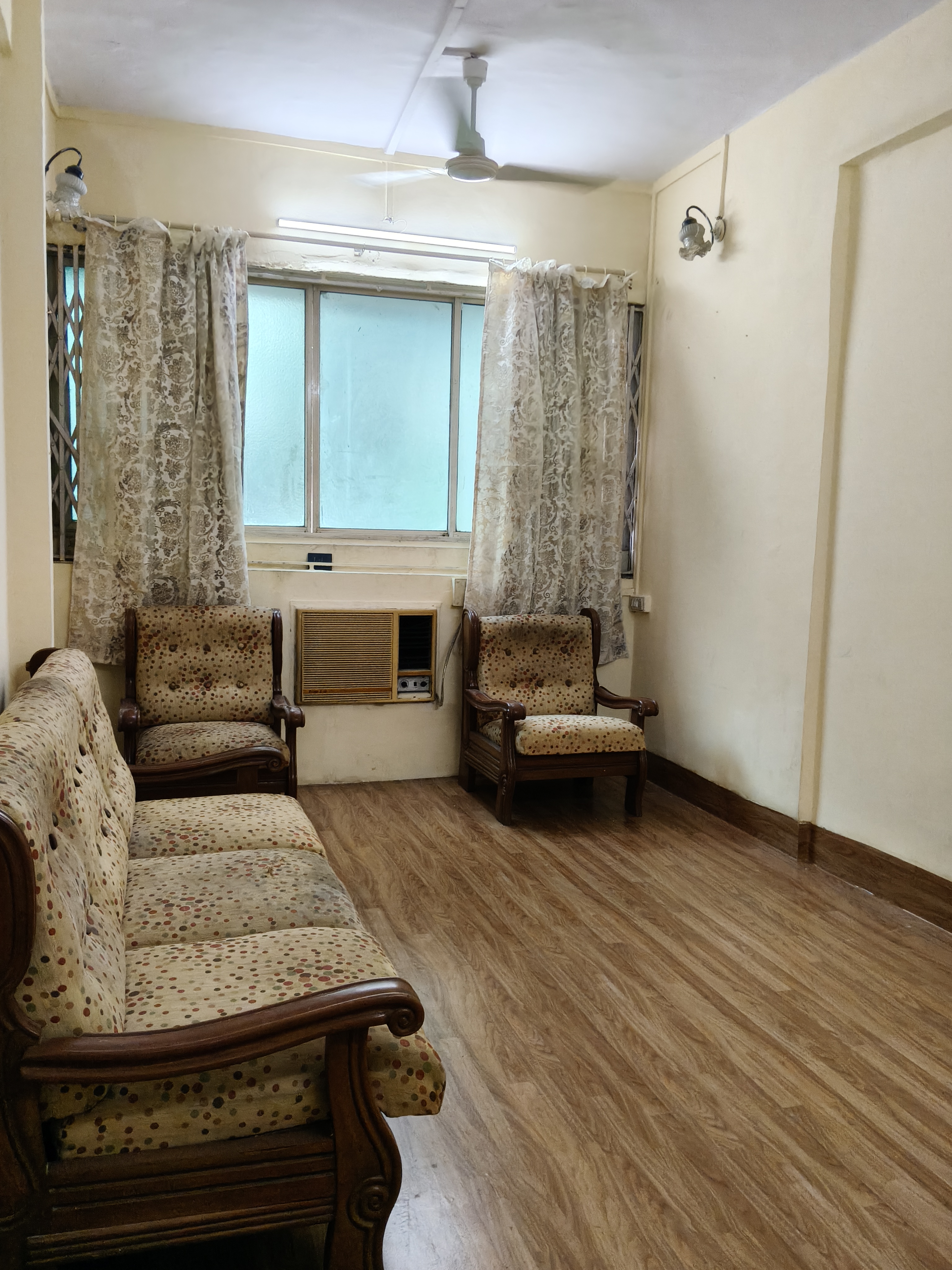 1.5 BHK 500 Sq.Ft. Apartment in Arahant Society