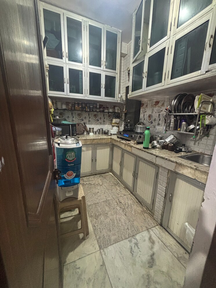 Kitchen, laxmi nagar 3 Bedroom 1038 Sq.Ft. Apartment In Laxmi Nagar Delhi 8849983