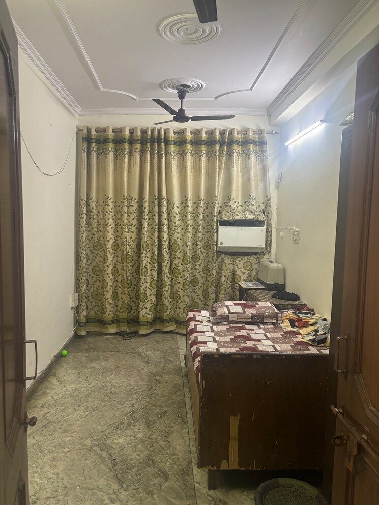 Bedroom, laxmi nagar 3 Bedroom 1038 Sq.Ft. Apartment In Laxmi Nagar Delhi 8849983
