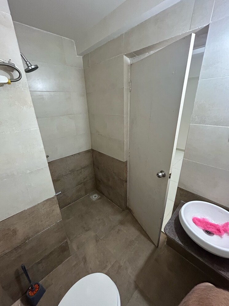 Attached Bathroom, sammet-platinum 3 Bedroom 1250 Sq.Ft. Apartment In Makarba Ahmedabad 8849986