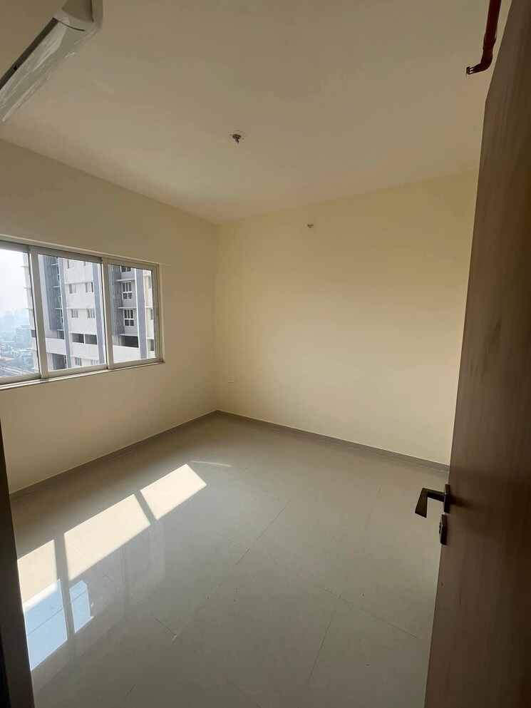 Room, omkar-signet 1 Bedroom 333 Sq.Ft. Apartment In Malad East Mumbai 8849987