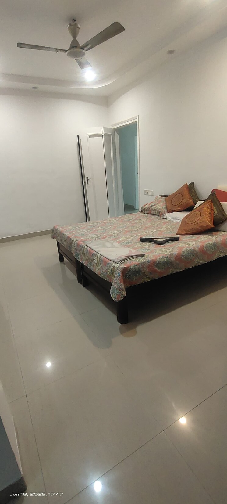 Bedroom, meethi-hill-crest-apartment 2 Bedroom 1200 Sq.Ft. Apartment In Bandra West Mumbai 8849995