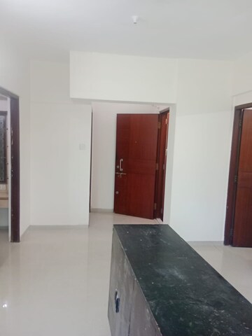 Room in 2 BHK Apartment at Shubhlaxmi Apartments, Khar West – for Rent