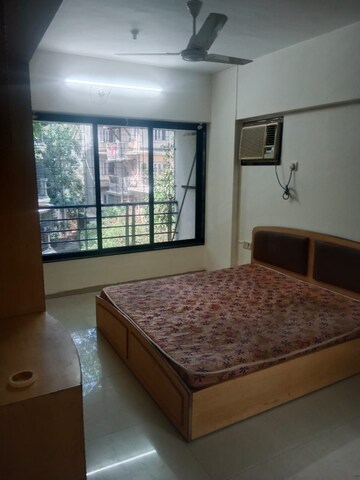 Bedroom in 2 BHK Apartment at Shubhlaxmi Apartments, Khar West – for Rent